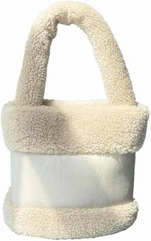 MH Bailment Furry Tote Bag for Women Fuzzy Faux Fur Tote Handbag Cute Retro Bag Bucket Bag Soft Plush Purse for Winter