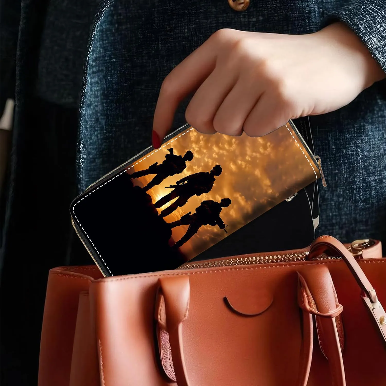 Women's Large Capacity Wallet, Portable PU Leather Zipper Wallet for Smart Phone/Card/Coin/Cash, Multifunctional Clutch Wallet with Removable Wristlet Strap, American Soldier At Sunset